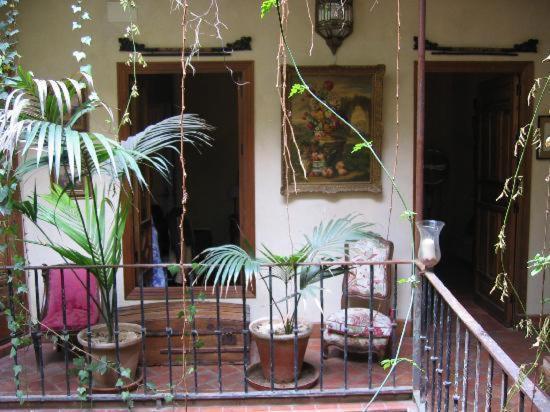 Hostal Casa Del Buen Viaje Sevilla Bagian luar foto