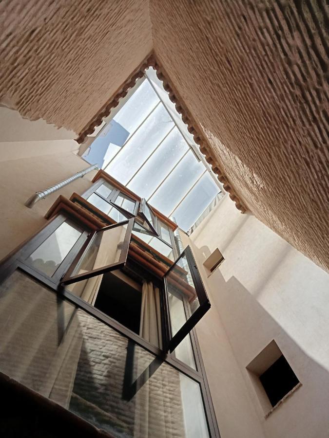 Hostal Casa Del Buen Viaje Sevilla Bagian luar foto