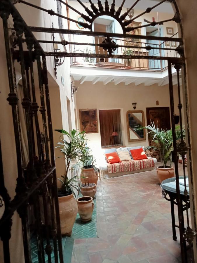 Hostal Casa Del Buen Viaje Sevilla Bagian luar foto