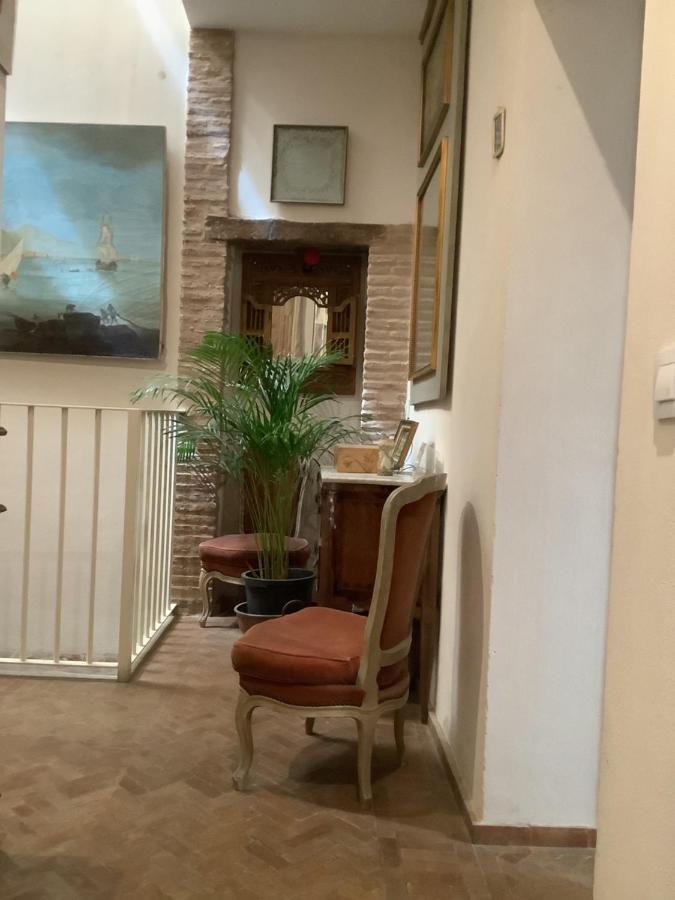Hostal Casa Del Buen Viaje Sevilla Bagian luar foto