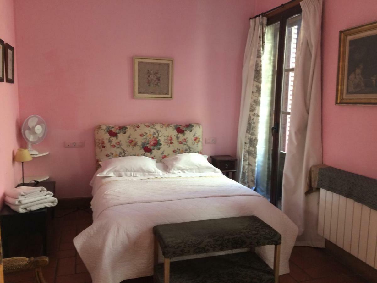 Hostal Casa Del Buen Viaje Sevilla Bagian luar foto